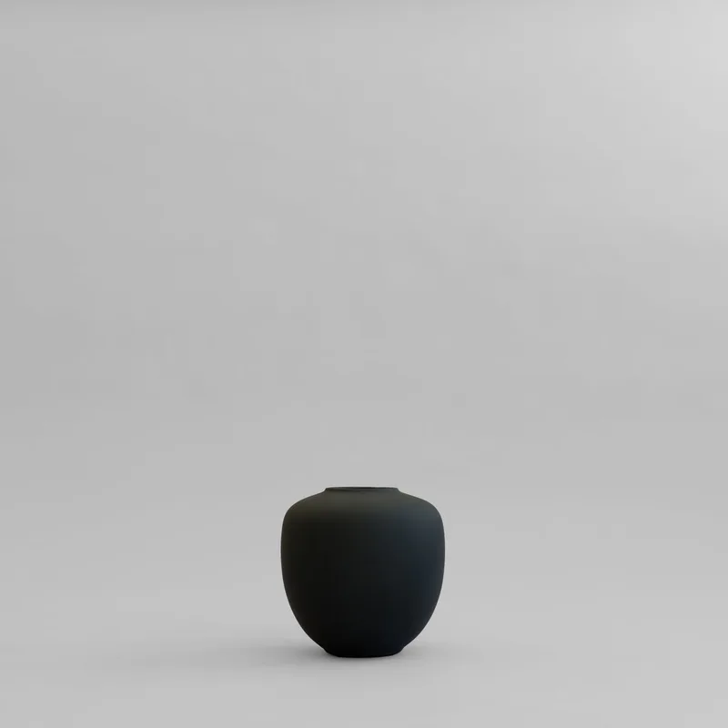 Sunao Vase, Mini - Black by 101 Copenhagen – product photo