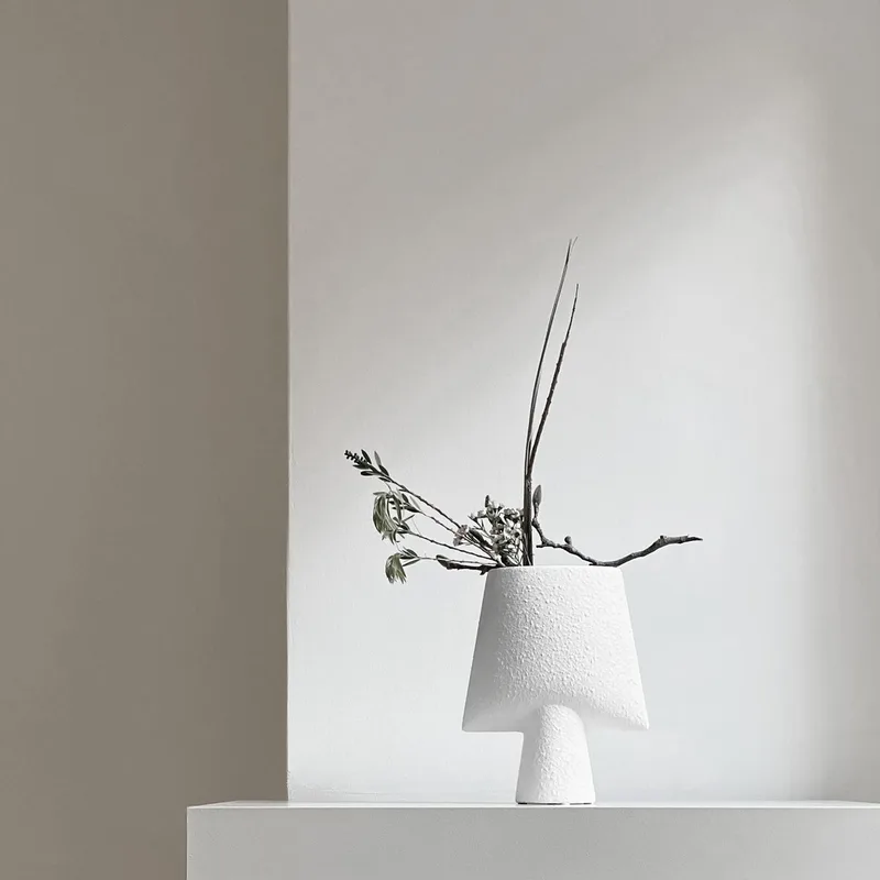 Sphere Vase Square, Mini - Bubble White de 101 Copenhagen – photo d’ambiance
