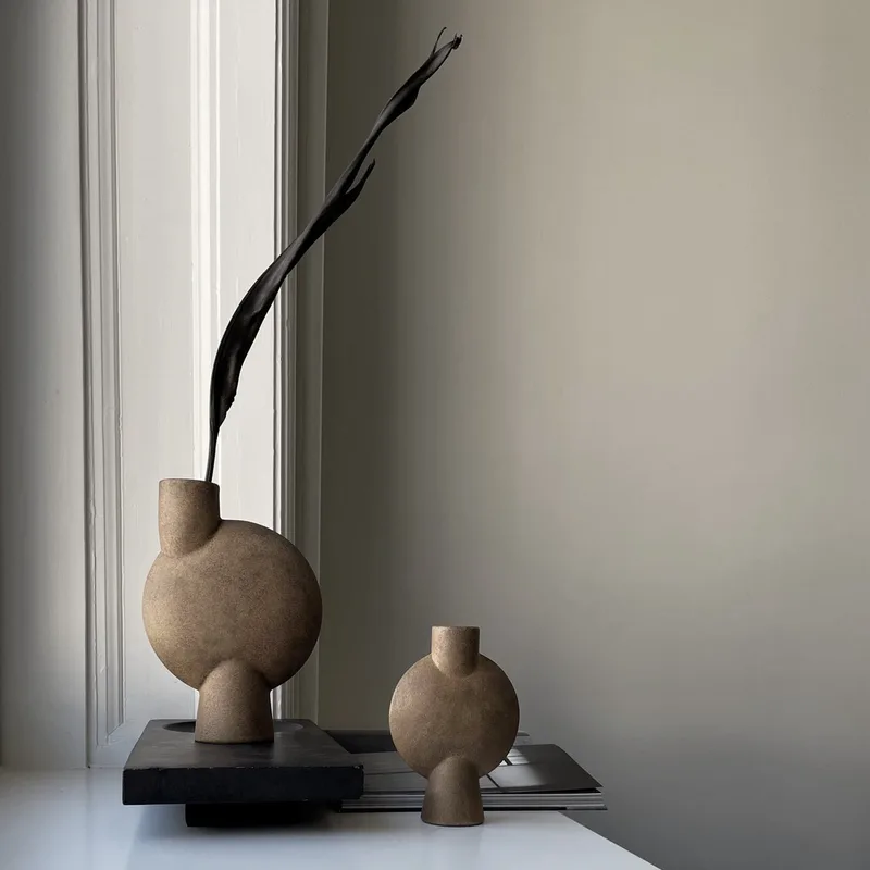 Sphere Vase Bubl, Mini - Ocher von 101 Copenhagen – Ambientefoto