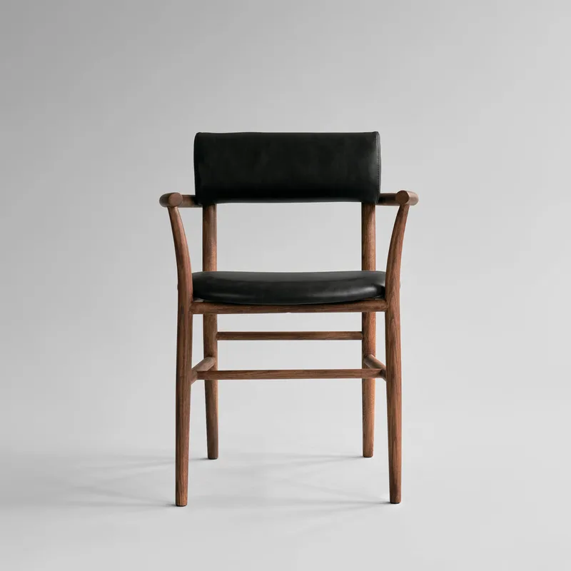 Nama Dining Chair, Armrest Classic Brown Oak - Aniline Leather Black by 101 Copenhagen – product photo