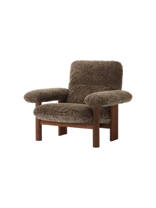 Brasilia Lounge Chair by Audo Copenhagen in Dark Stained Oak, Sheepskin Nature, High Back, Sheepskin – product photo 11 of 30