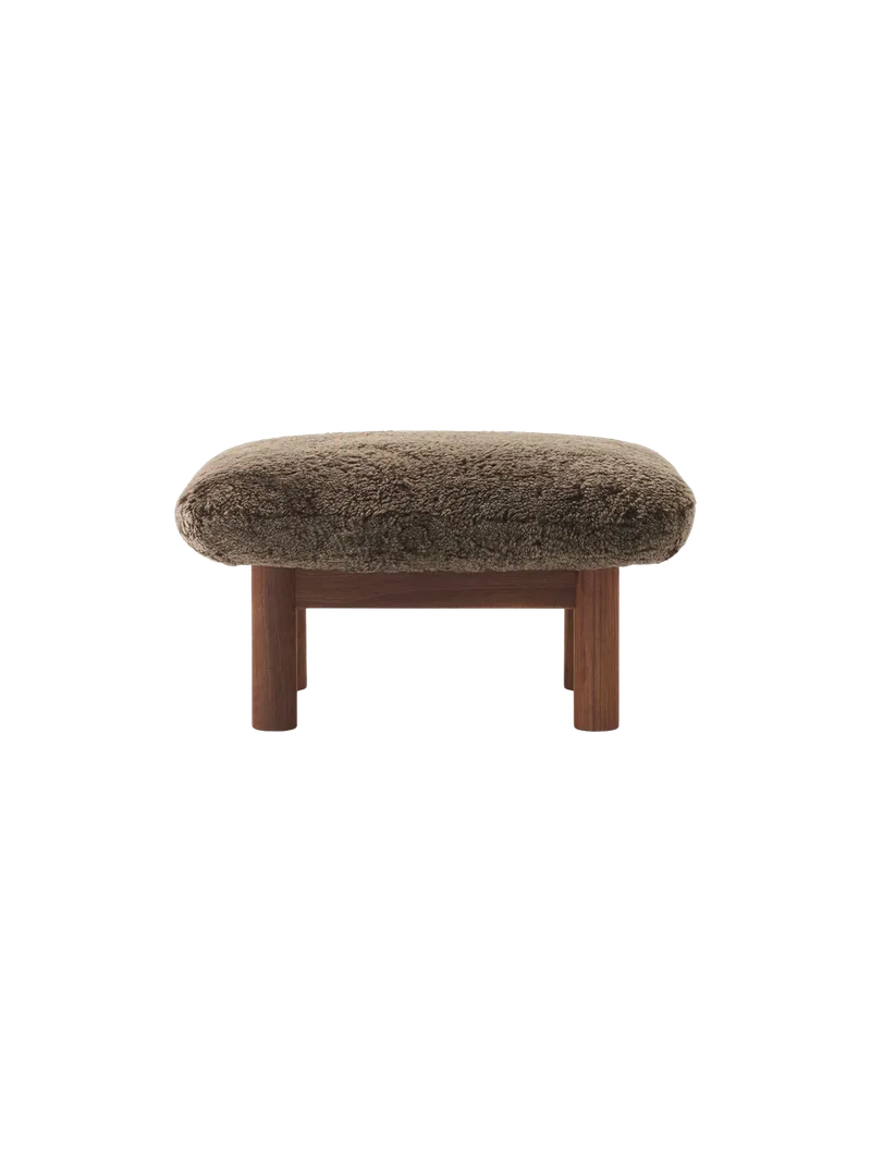 Brasilia Ottoman von Audo Copenhagen in Dark Stained Oak, Sheepskin Root, Sheepskin – Produktfoto 18 von 22