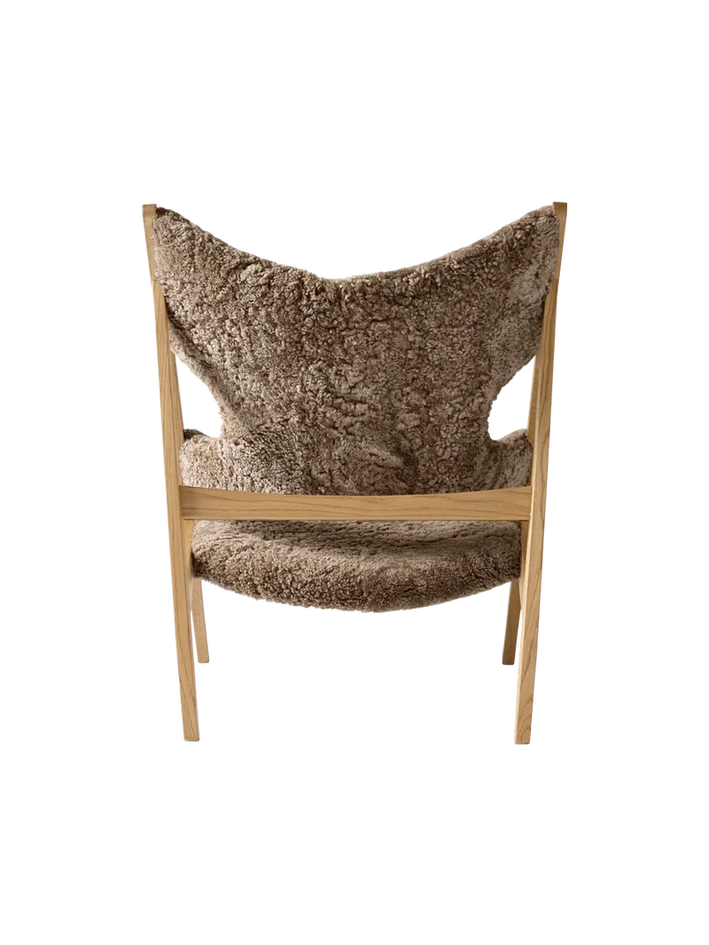 Knitting Lounge Chair de Audo Copenhagen en Sheepskin Sahara, Walnut, Sheepskin – photo du produit 22 sur 37