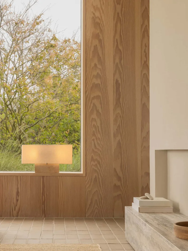 Nonna Table Lamp van Audo Copenhagen in H30, Travertine – sfeerfoto 4 van 13