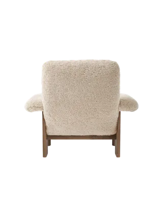 Brasilia Lounge Chair by Audo Copenhagen in Dark Stained Oak, Sheepskin Nature, High Back, Sheepskin – product photo 17 of 30