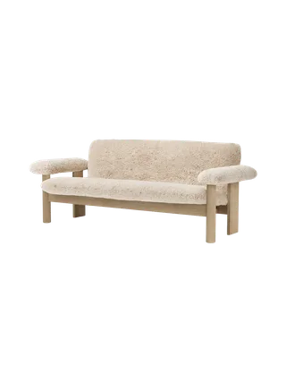 Brasilia Sofa van Audo Copenhagen in Walnut, Sheepskin Root, Sheepskin – productfoto 5 van 20