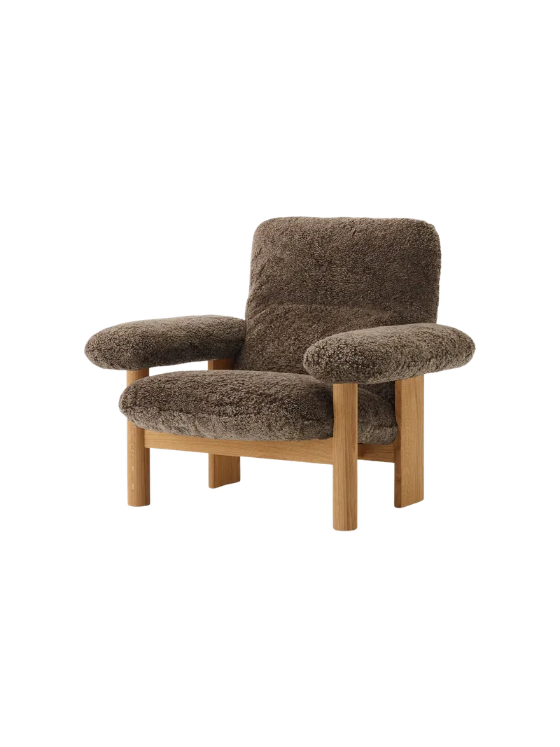 Brasilia Lounge Chair by Audo Copenhagen in Dark Stained Oak, Sheepskin Nature, High Back, Sheepskin – product photo 10 of 30