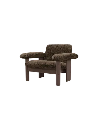Brasilia Lounge Chair by Audo Copenhagen in Walnut, Sheepskin Sahara, Low Back, Sheepskin – product photo 9 of 21