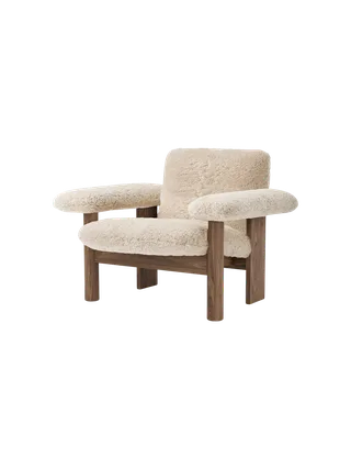 Brasilia Lounge Chair by Audo Copenhagen in Walnut, Sheepskin Sahara, Low Back, Sheepskin – product photo 4 of 21