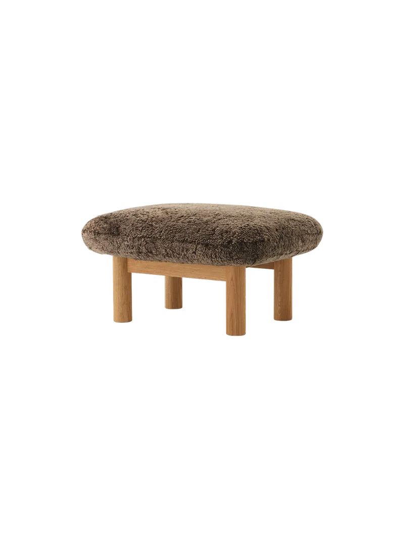 Brasilia Ottoman von Audo Copenhagen in Dark Stained Oak, Sheepskin Root, Sheepskin – Produktfoto 15 von 22