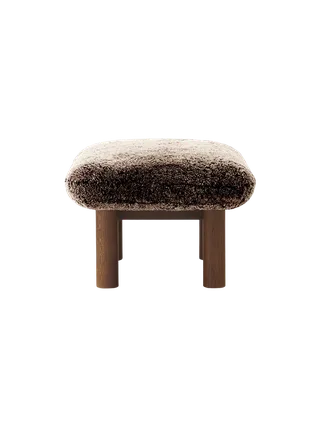 Brasilia Ottoman von Audo Copenhagen in Dark Stained Oak, Sheepskin Root, Sheepskin – Produktfoto 10 von 22