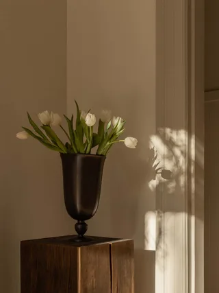 Pavot Vase by Audo Copenhagen – interior photo 1 of 9