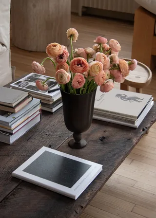 Pavot Vase by Audo Copenhagen – interior photo 8 of 9