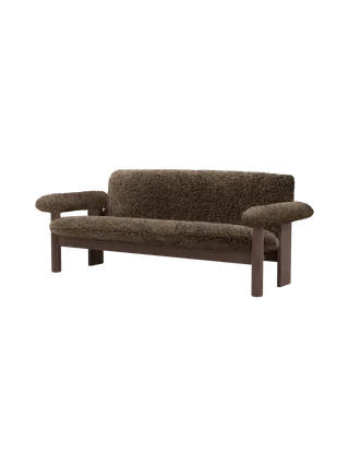 Brasilia Sofa van Audo Copenhagen in Walnut, Sheepskin Root, Sheepskin – productfoto 16 van 20