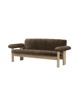 Brasilia Sofa van Audo Copenhagen in Walnut, Sheepskin Root, Sheepskin – productfoto 14 van 20