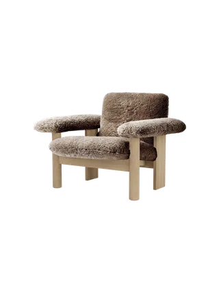 Brasilia Lounge Chair by Audo Copenhagen in Walnut, Sheepskin Sahara, Low Back, Sheepskin – product photo 5 of 21