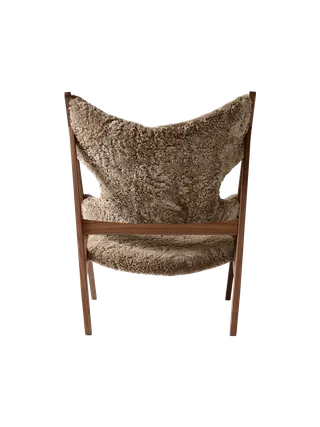 Knitting Lounge Chair de Audo Copenhagen en Sheepskin Sahara, Walnut, Sheepskin – photo du produit 34 sur 37