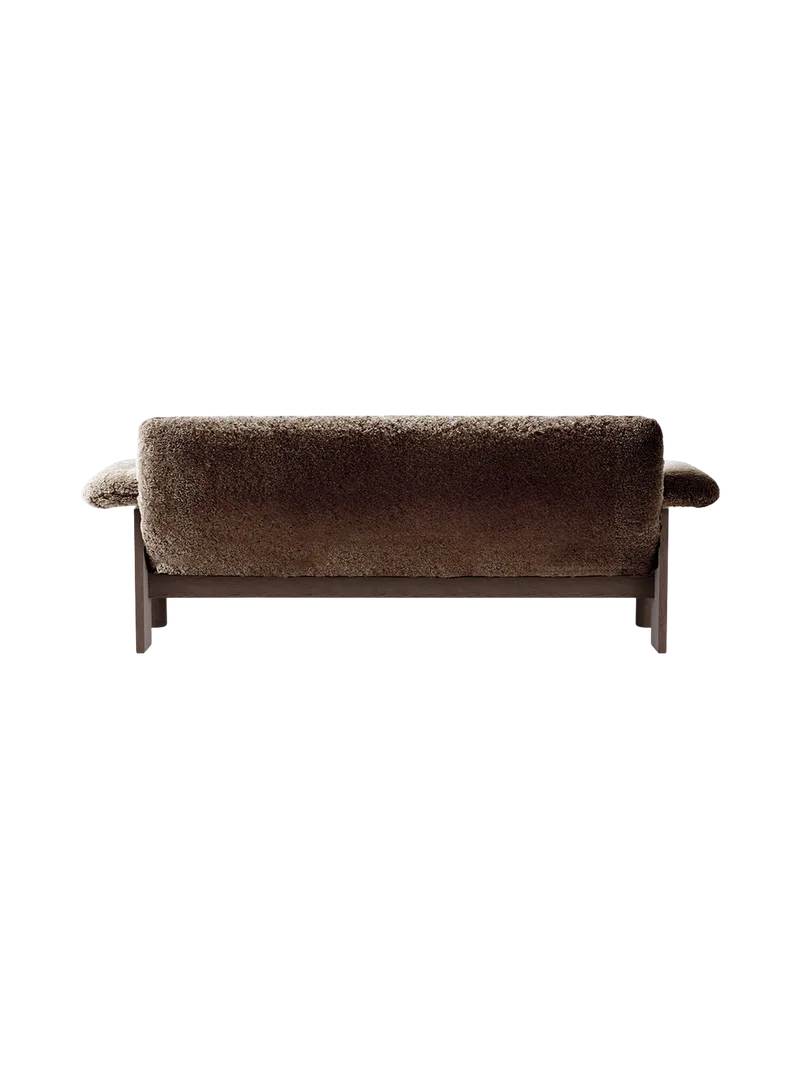 Brasilia Sofa van Audo Copenhagen in Walnut, Sheepskin Root, Sheepskin – productfoto 13 van 20