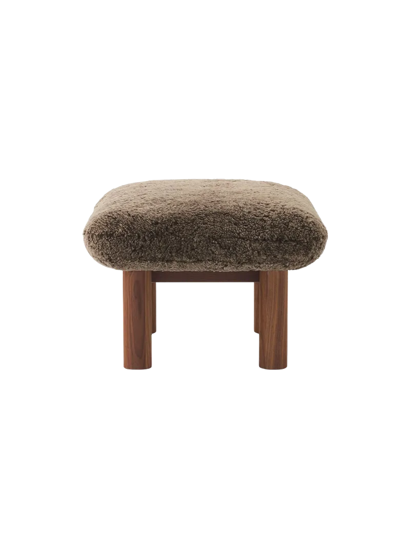 Brasilia Ottoman von Audo Copenhagen in Dark Stained Oak, Sheepskin Root, Sheepskin – Produktfoto 19 von 22