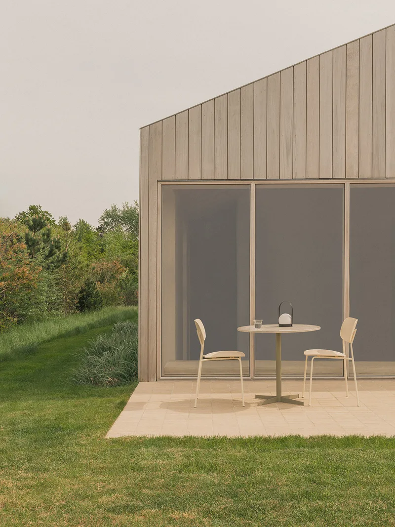 Nook Dining Table van Audo Copenhagen in Ø80 cm, Ivory, Kunis Breccia Stone – sfeerfoto 6 van 47