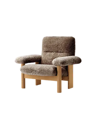 Brasilia Lounge Chair by Audo Copenhagen in Dark Stained Oak, Sheepskin Nature, High Back, Sheepskin – product photo 9 of 30