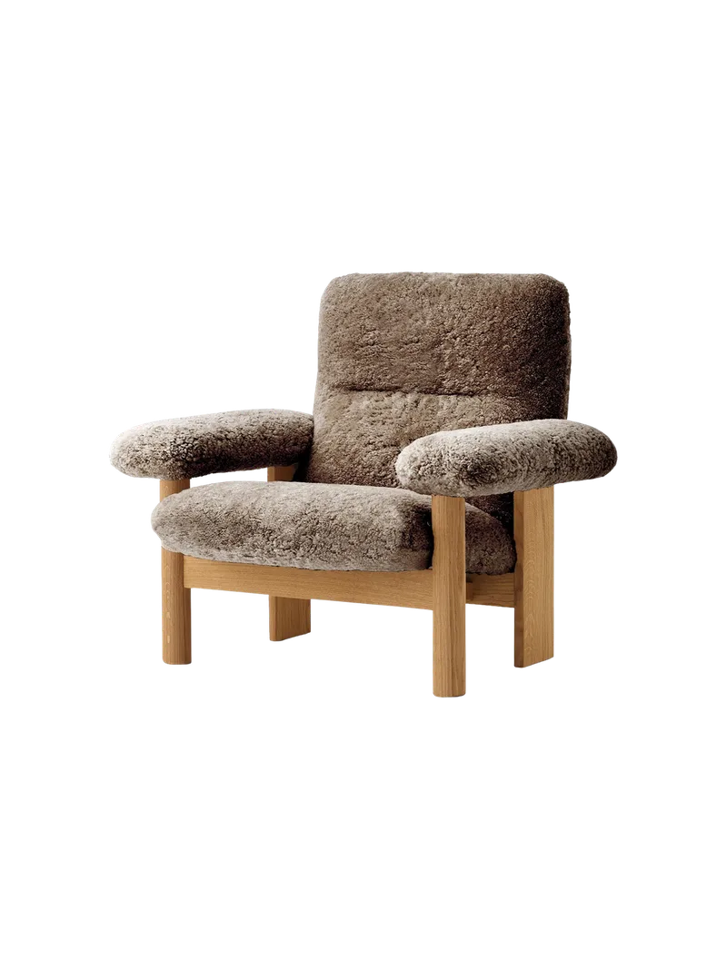 Brasilia Lounge Chair by Audo Copenhagen in Dark Stained Oak, Sheepskin Nature, High Back, Sheepskin – product photo 9 of 30
