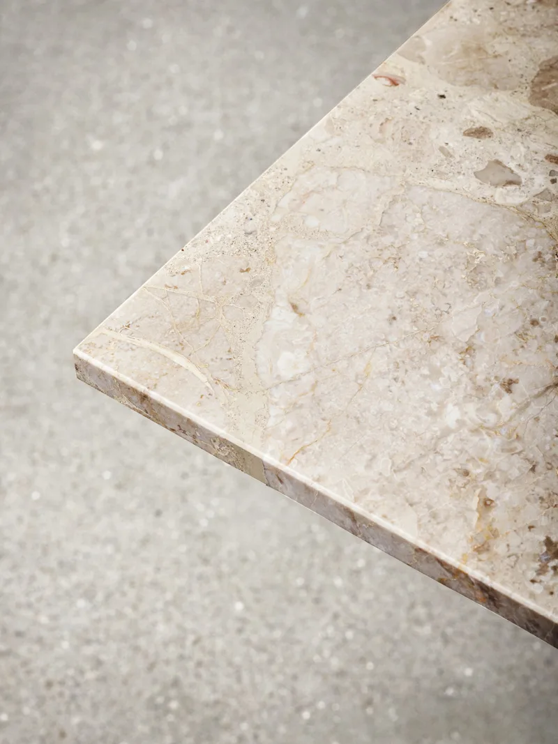Harbour Column Counter Table von Audo Copenhagen in Round base, 70 × 60 cm, Linoleum Charcoal – Ambientefoto 6 von 8