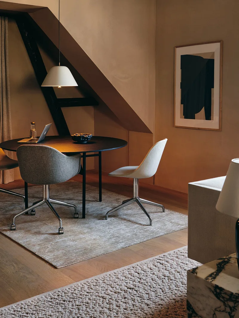 Harbour Side Dining Chair by Audo Copenhagen in Star Base Swivel w/Return, Logan Jasmine, Polished Aluminium Star Base – interior photo 3 of 4
