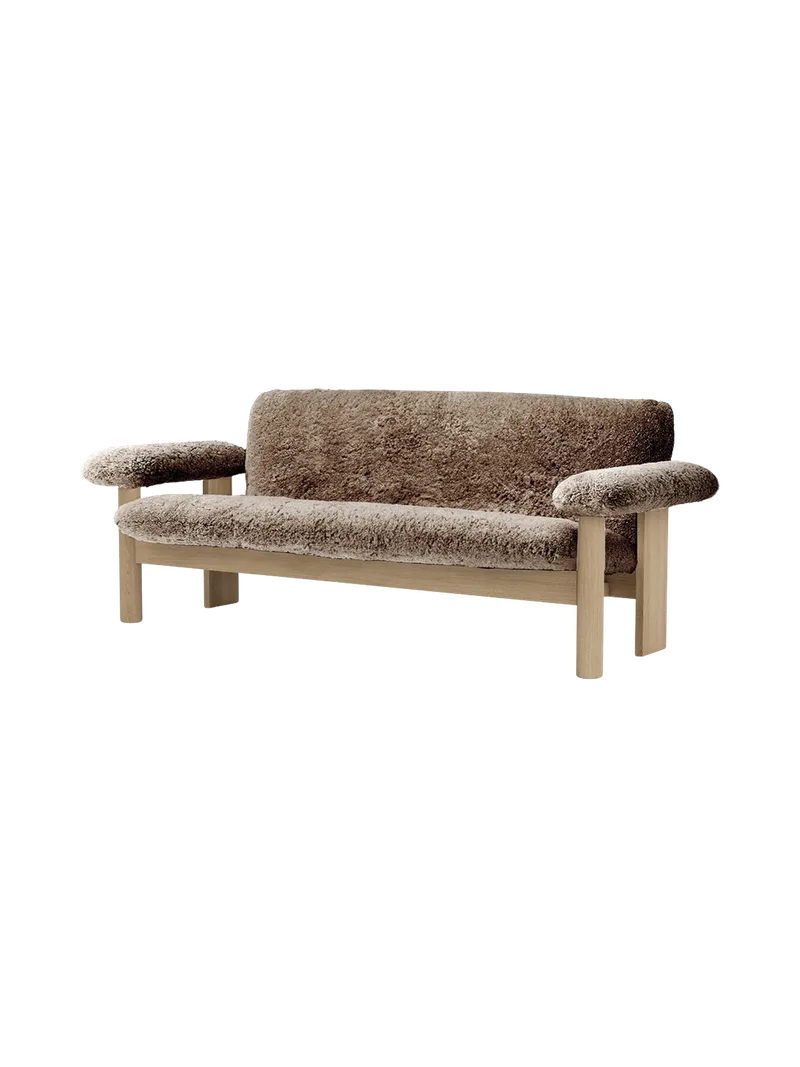 Brasilia Sofa van Audo Copenhagen in Walnut, Sheepskin Root, Sheepskin – productfoto 11 van 20