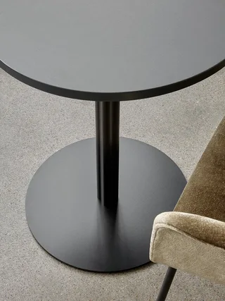 Harbour Column Dining Table by Audo Copenhagen in Round, Ø: 105 cm, Kunis Breccia – interior photo 9 of 12