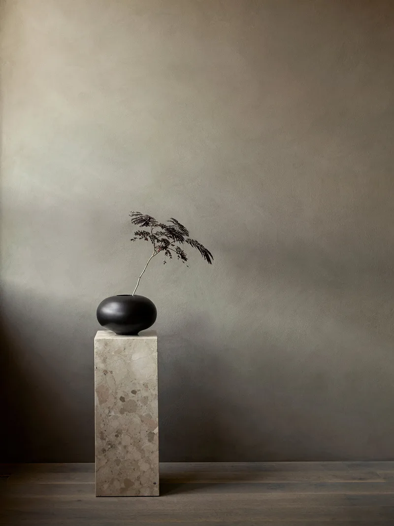 Plinth Pedestal by Audo Copenhagen in Sand Kunis Breccia – interior photo 1 of 10