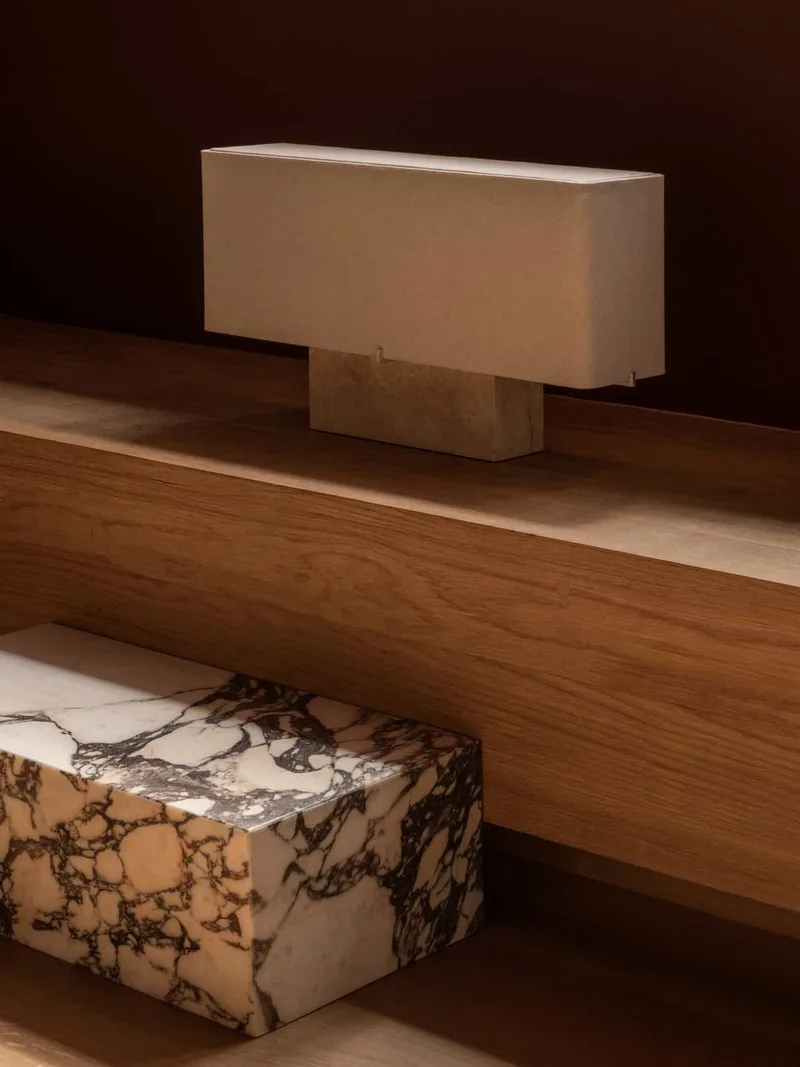 Nonna Table Lamp van Audo Copenhagen in H30, Travertine – sfeerfoto 7 van 13