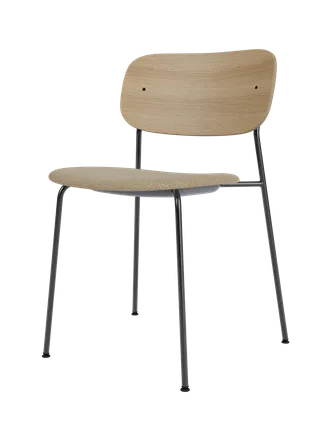Co Dining Chair von Audo Copenhagen in Natural Oak, Audo Bouclé 02, Upholstered seat, Black Frame – Produktfoto 4 von 6