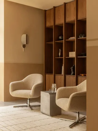 Tile Rug by Audo Copenhagen in 170x240 cm, Hazel tiles – interior photo 2 of 8