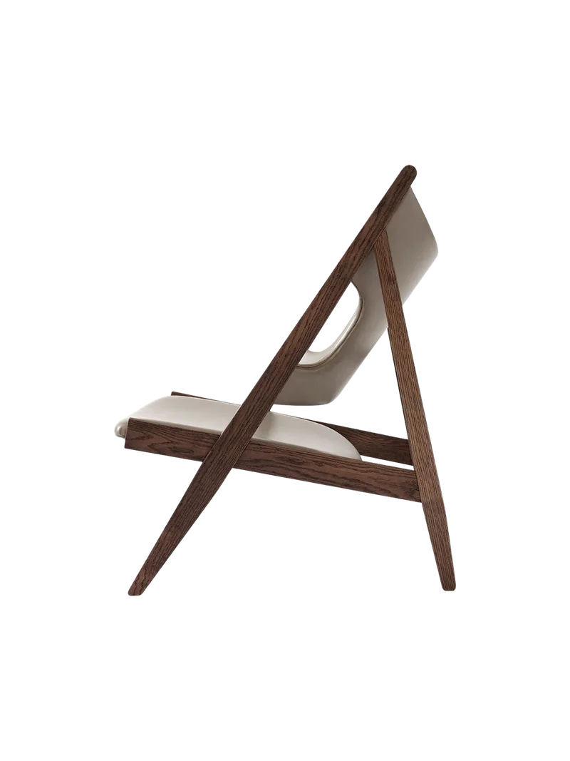 Knitting Lounge Chair de Audo Copenhagen en Natural Oak, Dunes Cognac 21000, Leather – photo du produit 13 sur 17
