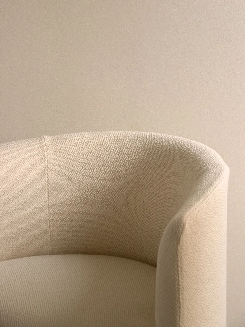 Loose Cover for Tearoom Club Chair van Audo Copenhagen in Logan Jasmine – sfeerfoto 1 van 9