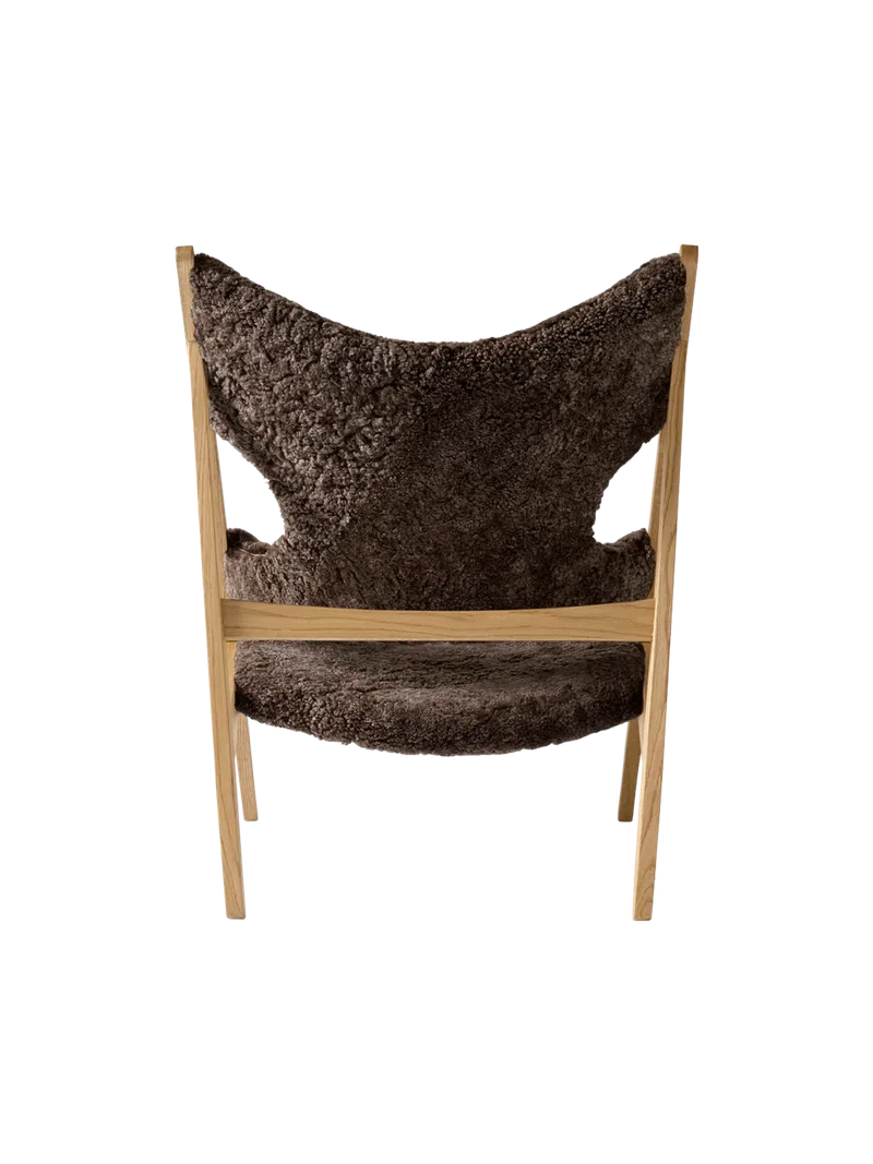 Knitting Lounge Chair de Audo Copenhagen en Sheepskin Sahara, Walnut, Sheepskin – photo du produit 24 sur 37