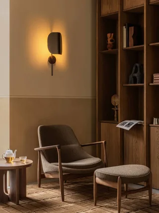 Wing Wall Lamp de Audo Copenhagen en Polished Aluminium – photo d’ambiance 2 sur 19