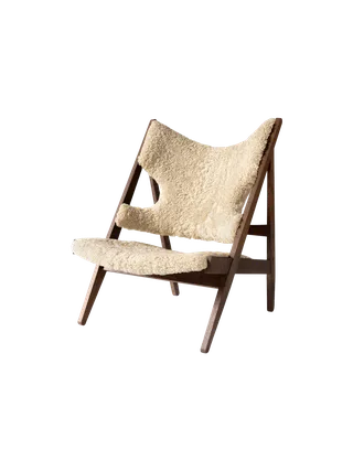 Knitting Lounge Chair de Audo Copenhagen en Sheepskin Sahara, Walnut, Sheepskin – photo du produit 25 sur 37