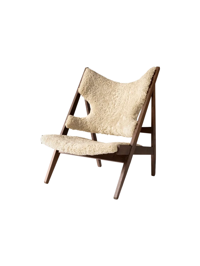 Knitting Lounge Chair de Audo Copenhagen en Sheepskin Sahara, Walnut, Sheepskin – photo du produit 25 sur 37