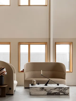 Plinth Grand by Audo Copenhagen in Carrara Marble – interior photo 1 of 12