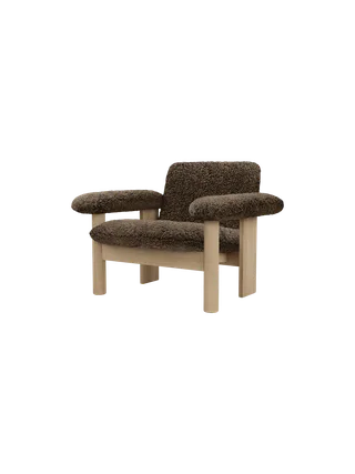 Brasilia Lounge Chair by Audo Copenhagen in Walnut, Sheepskin Sahara, Low Back, Sheepskin – product photo 8 of 21