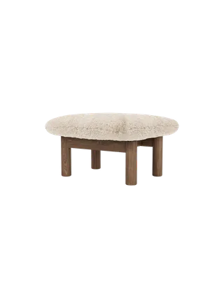 Brasilia Ottoman von Audo Copenhagen in Dark Stained Oak, Sheepskin Root, Sheepskin – Produktfoto 20 von 22