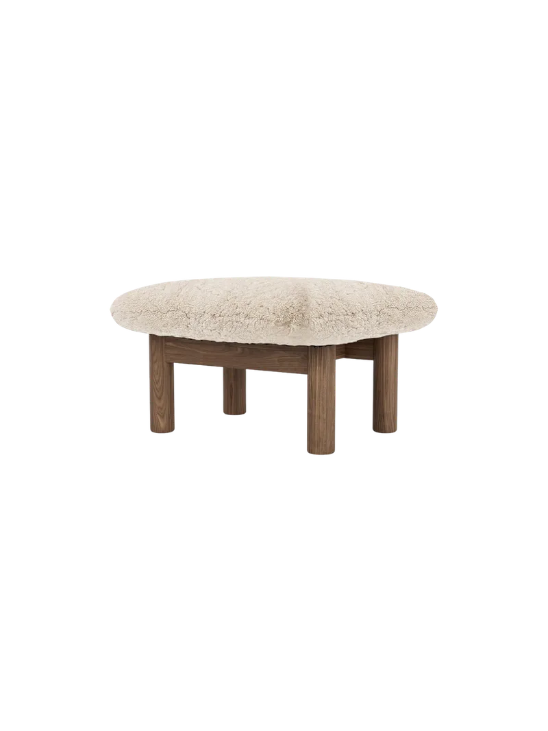 Brasilia Ottoman von Audo Copenhagen in Dark Stained Oak, Sheepskin Root, Sheepskin – Produktfoto 20 von 22