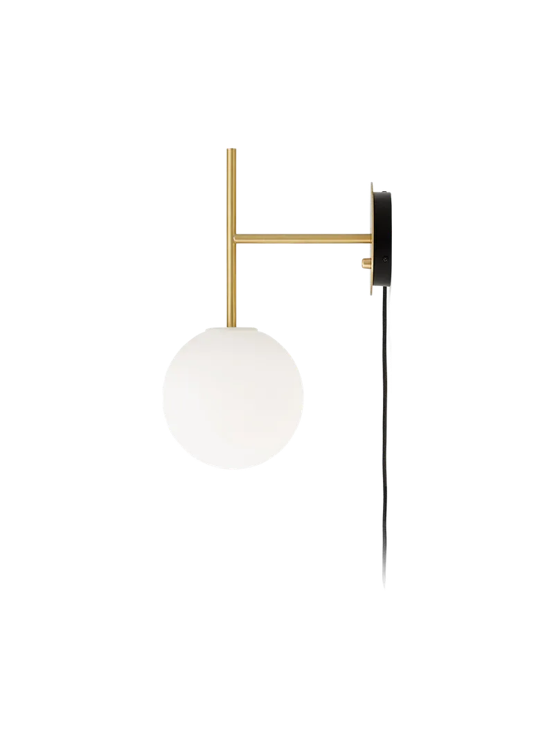 TR Bulb von Audo Copenhagen in Brushed Brass, Suspended Wall Lamp – Produktfoto 9 von 20