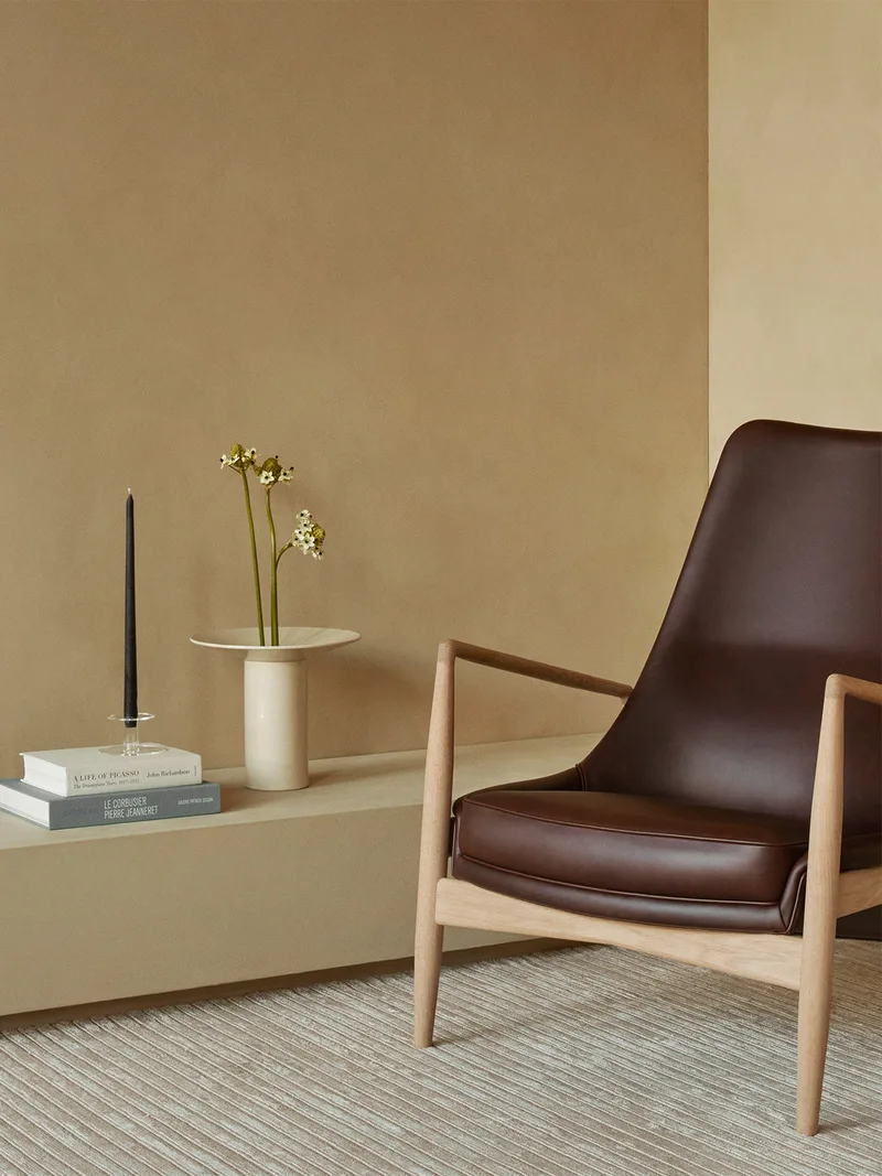 Hana Vase by Audo Copenhagen in H7 / Umber – interior photo 1 of 2