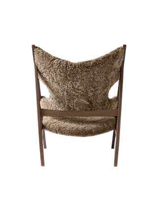 Knitting Lounge Chair de Audo Copenhagen en Sheepskin Sahara, Walnut, Sheepskin – photo du produit 28 sur 37