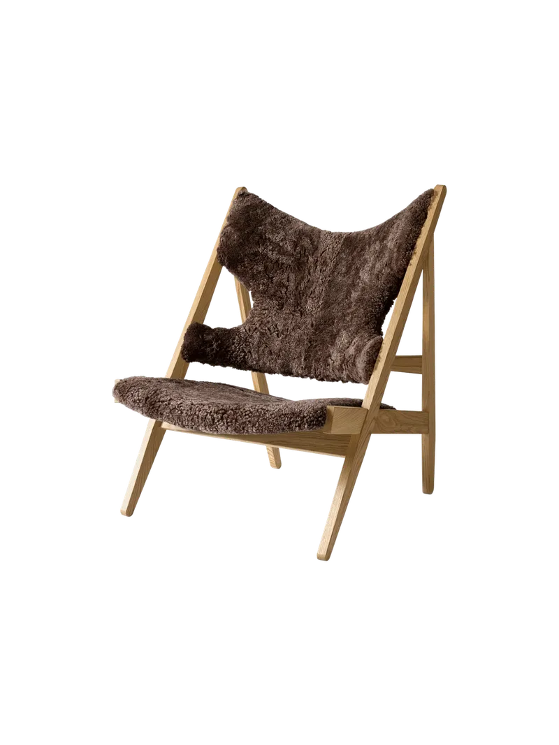Knitting Lounge Chair de Audo Copenhagen en Sheepskin Sahara, Walnut, Sheepskin – photo du produit 23 sur 37