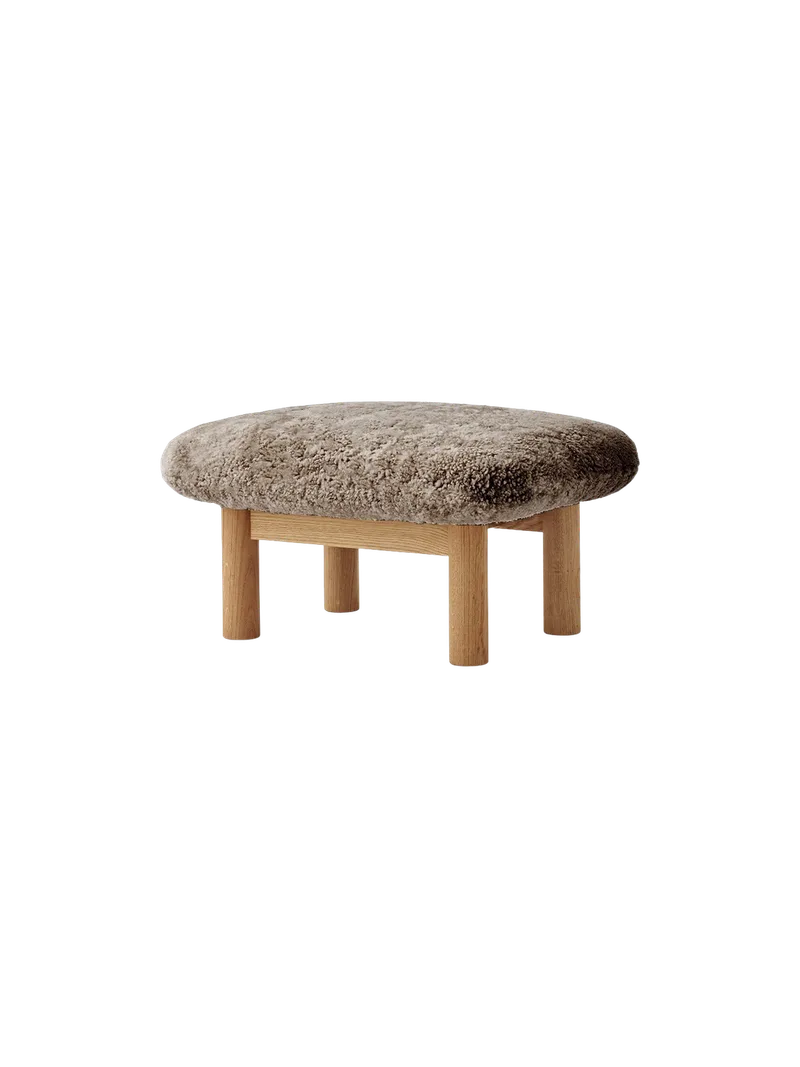 Brasilia Ottoman von Audo Copenhagen in Dark Stained Oak, Sheepskin Root, Sheepskin – Produktfoto 6 von 22