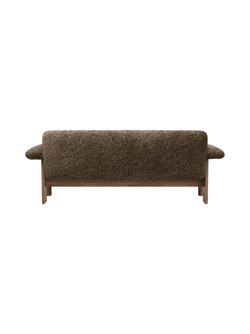 Brasilia Sofa van Audo Copenhagen in Walnut, Sheepskin Root, Sheepskin – productfoto 19 van 20
